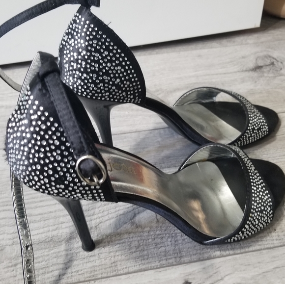 Shoes - Picture 2 of 2